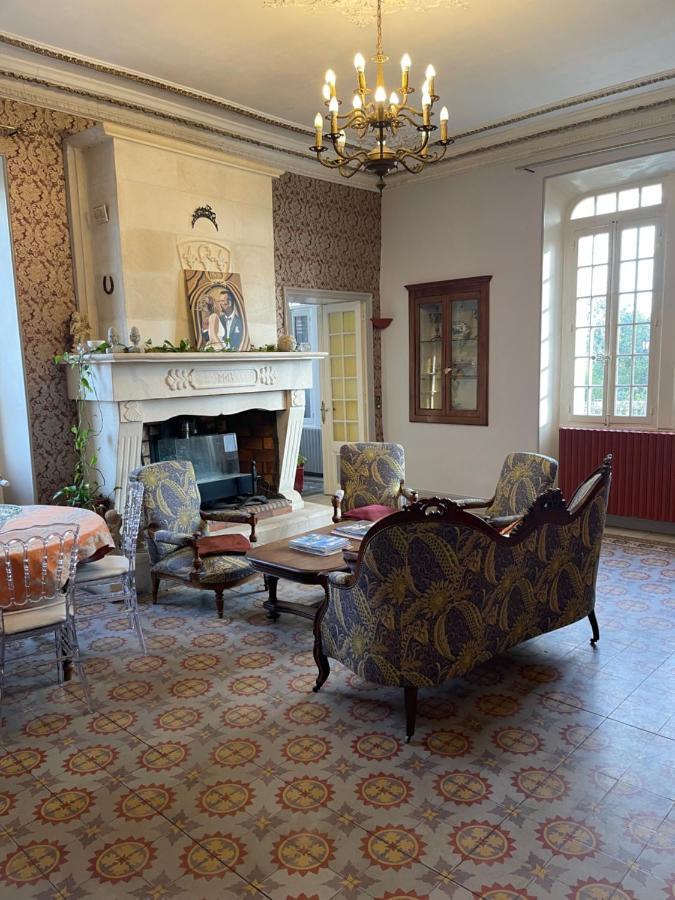 Le Mogador Chateau Du Martinet Bed & Breakfast